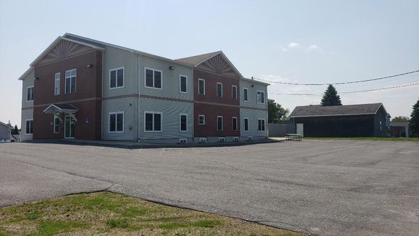 Parsanna Office Building: 180 Academy St, Presque Isle, ME 04769